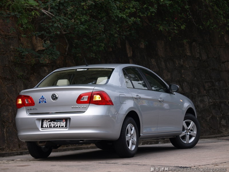 泛亚电竞平台:上妆起皮怎么办 教你几个补救方法(图3) 泛亚电竞官网